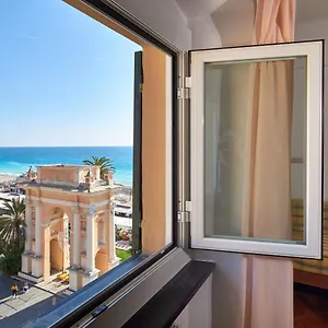 hotel-garibaldi-savona.hotelitalianriviera.com/