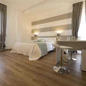 suite-simonetta.hotelitalianriviera.com/