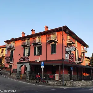 Azzano Holidays Couette-café